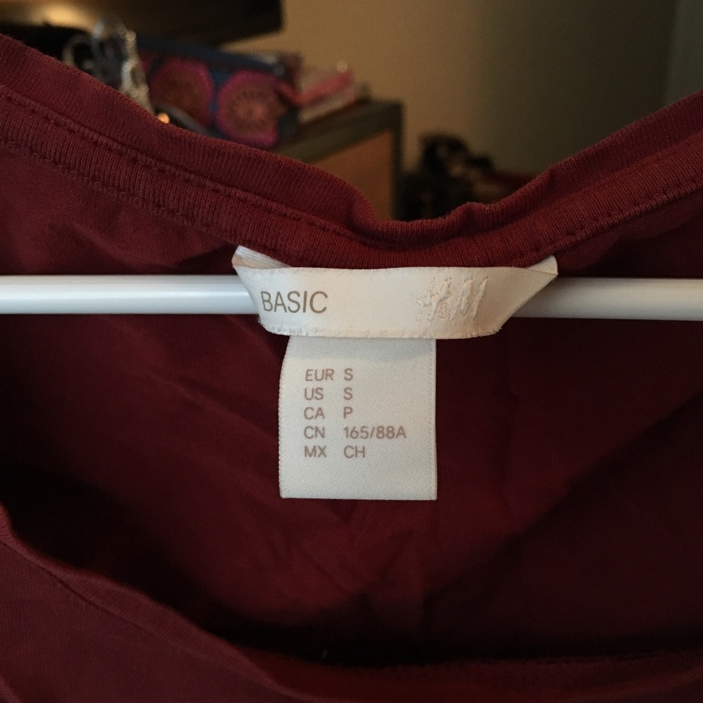 H&M Basic T-Shirt - Picture 3 of 3